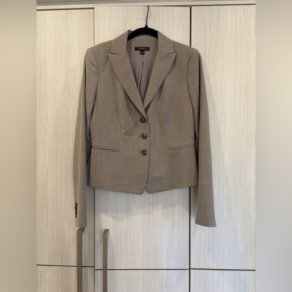 Ann‎ Taylor Virgin Wool Suit Jacket Gray Fully Lined Career Blazer Size 4